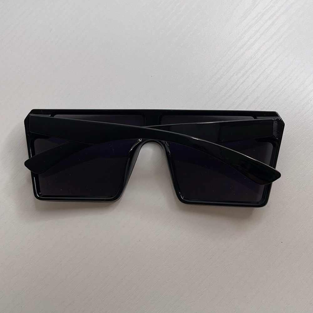 Sunglasses - Picture 4 of 7